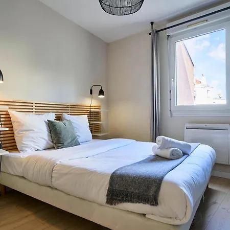 Vieux - Superb Balcony Parking! *