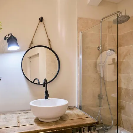 Vieux - Superb Balcony Parking! *